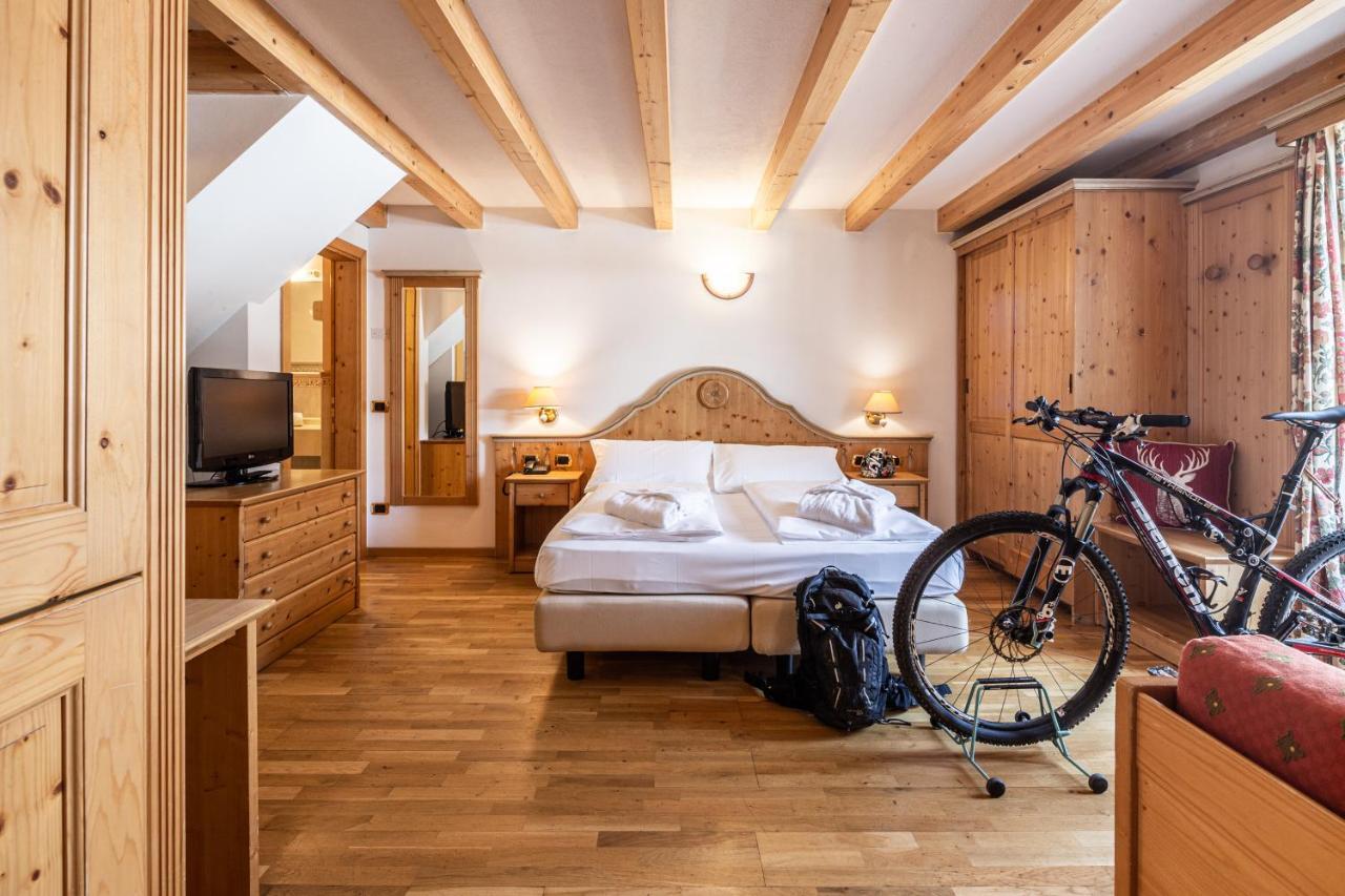 Hotel Soreghes Gran Chalet Кампителло-ди-Фасса Экстерьер фото