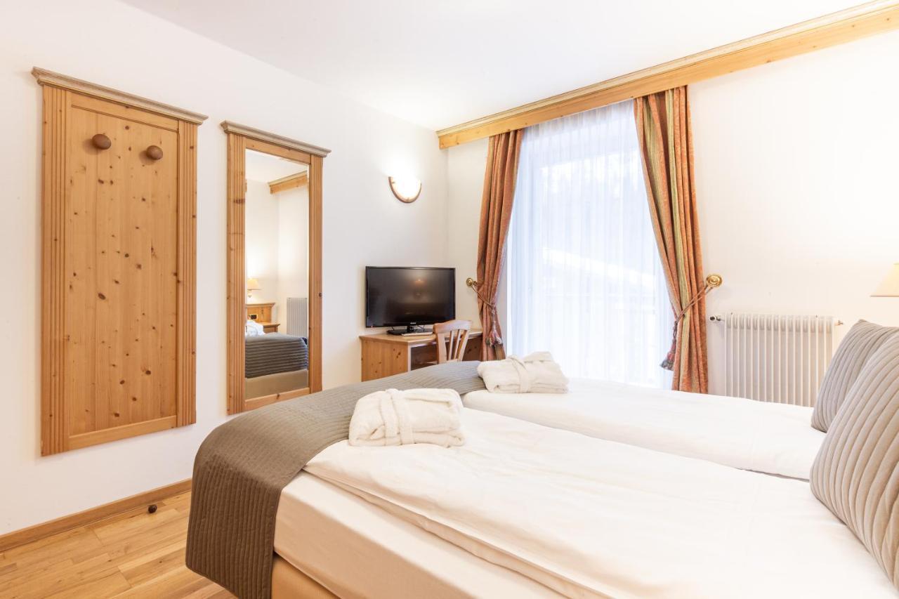 Hotel Soreghes Gran Chalet Кампителло-ди-Фасса Экстерьер фото
