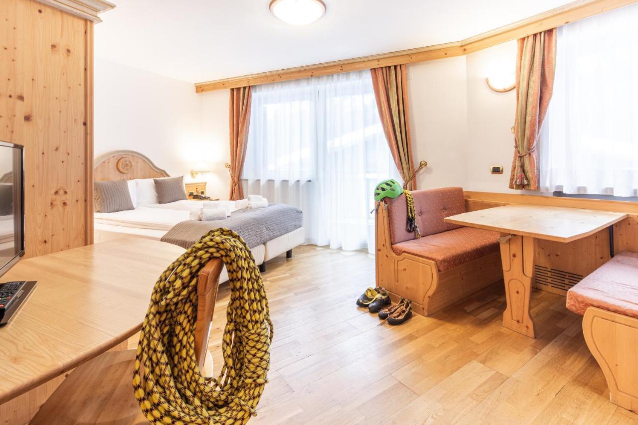 Hotel Soreghes Gran Chalet Кампителло-ди-Фасса Экстерьер фото