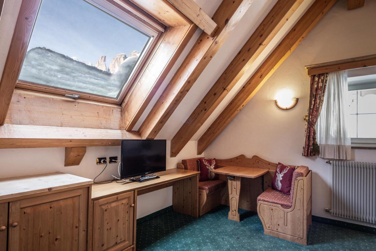 Hotel Soreghes Gran Chalet Кампителло-ди-Фасса Экстерьер фото