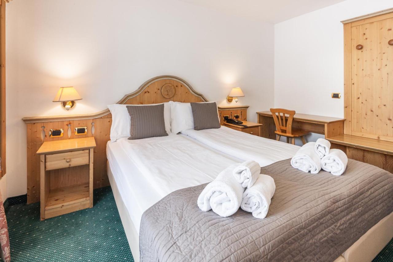 Hotel Soreghes Gran Chalet Кампителло-ди-Фасса Экстерьер фото