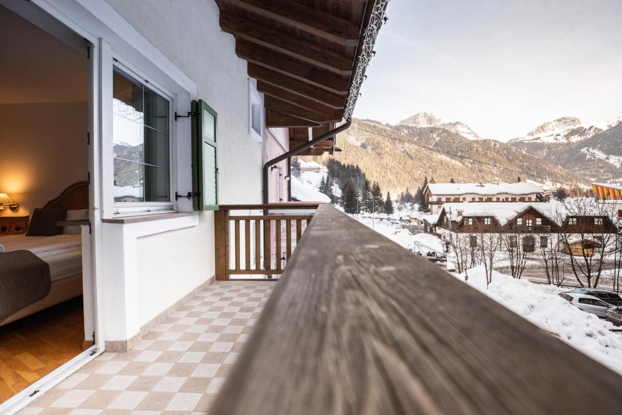 Hotel Soreghes Gran Chalet Кампителло-ди-Фасса Экстерьер фото