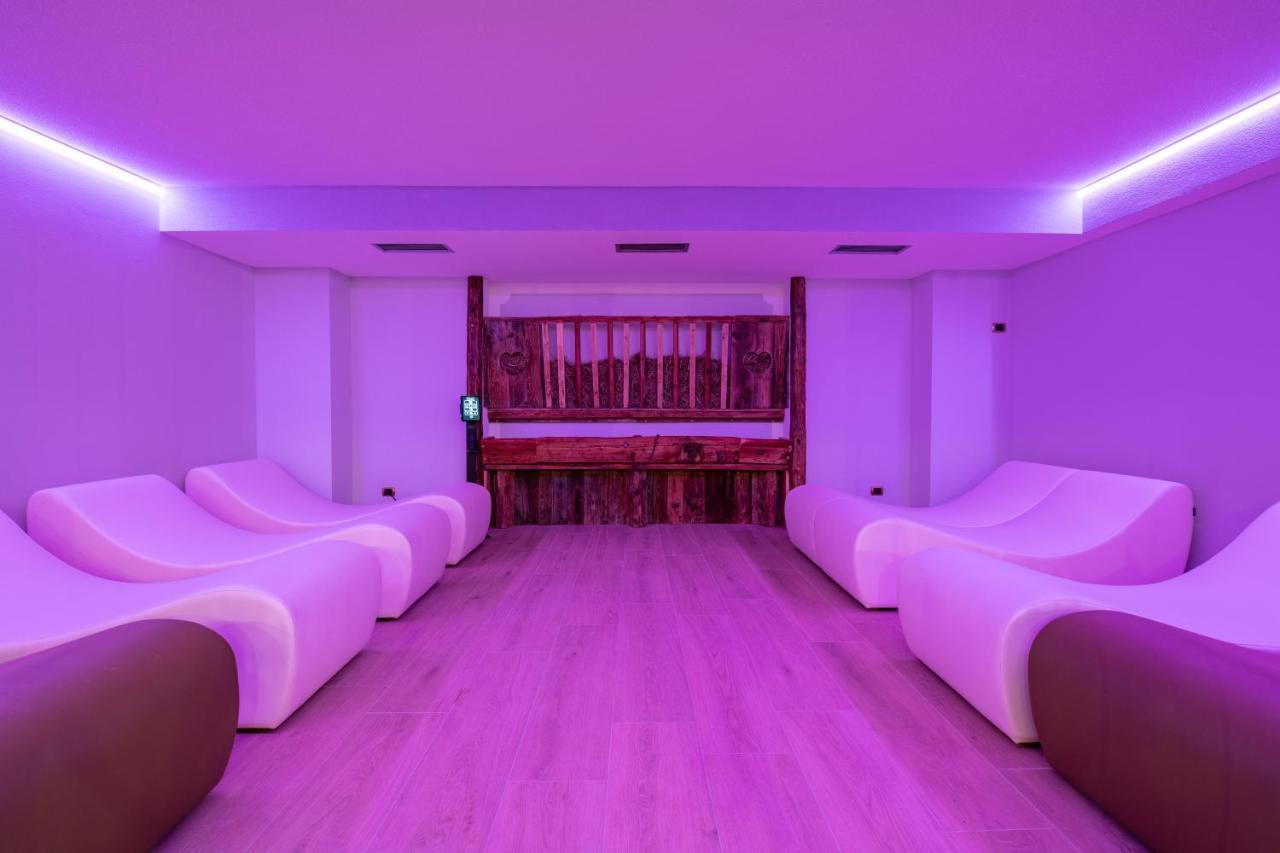 Hotel Soreghes Gran Chalet Кампителло-ди-Фасса Экстерьер фото