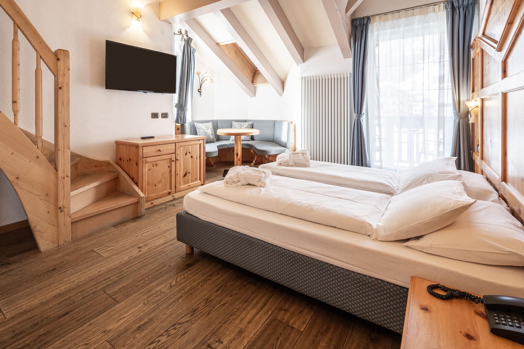 Hotel Soreghes Gran Chalet Кампителло-ди-Фасса Экстерьер фото