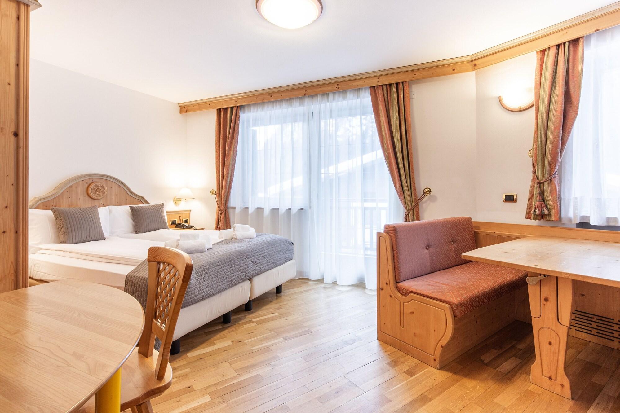 Hotel Soreghes Gran Chalet Кампителло-ди-Фасса Экстерьер фото
