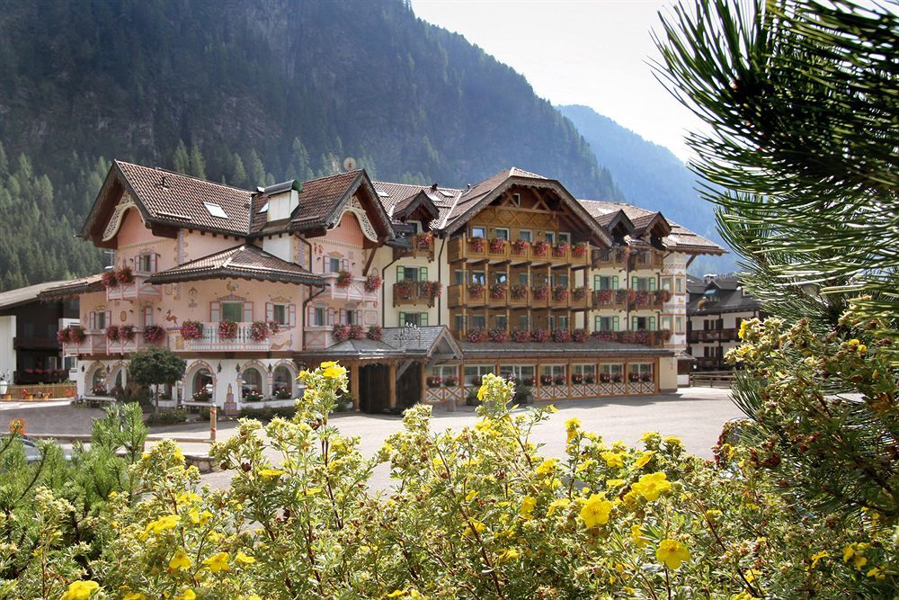 Hotel Soreghes Gran Chalet Кампителло-ди-Фасса Экстерьер фото